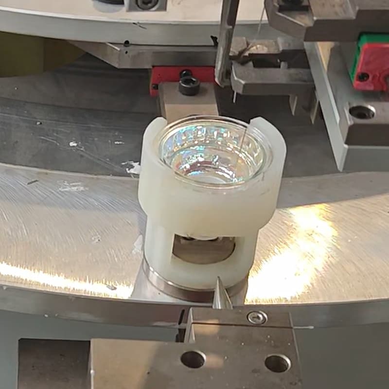 Synrit GU10 lamp base pin machine - lamp cup positioning feeding station, high-precision automated loading